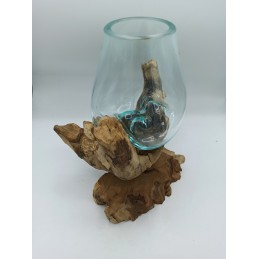 Vidrio fundido sobre madera...